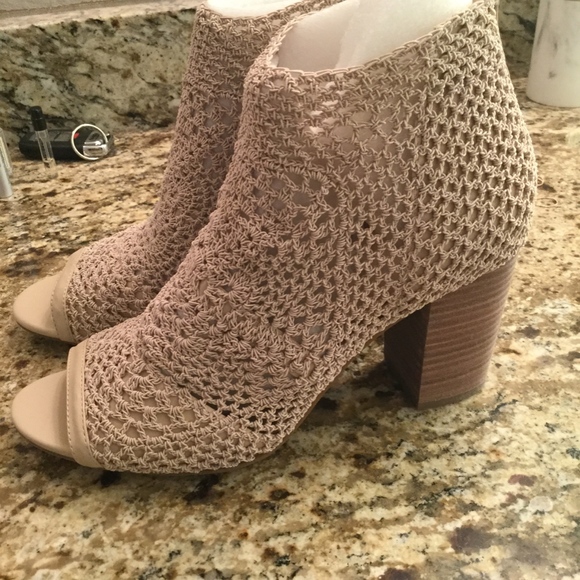 Jessica Simpson crochet peep toe booties 10 - Picture 2 of 3